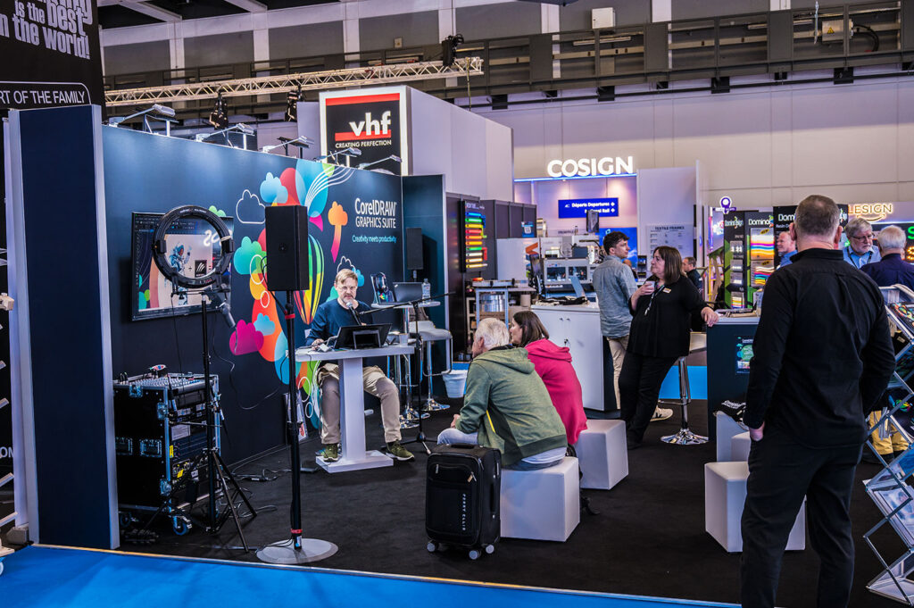 Am Stand von Corel. Live Vorführung über neue Funktionen